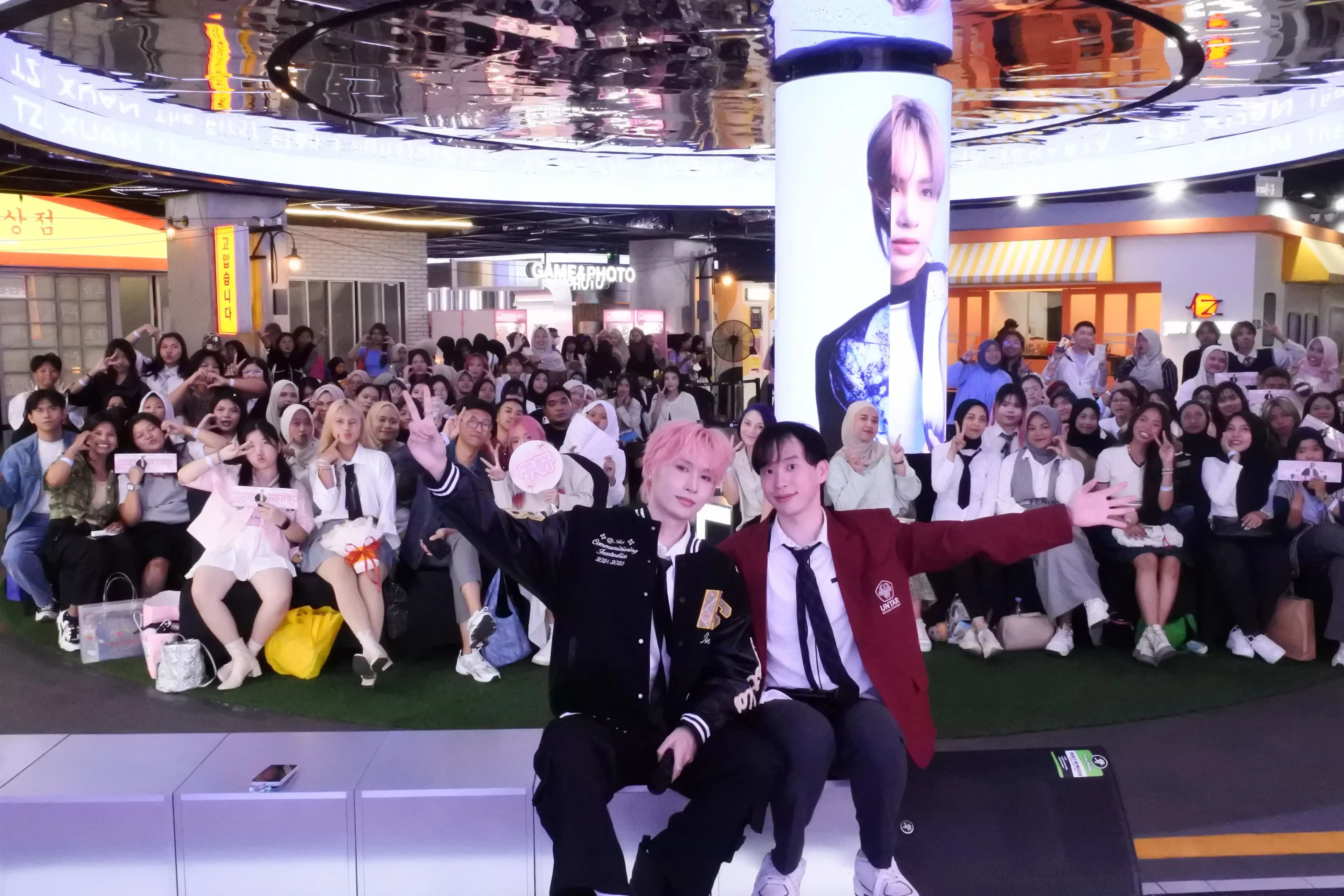 Esavya x Tzi Xuan First Fansign Jakarta